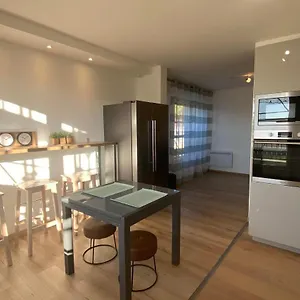 https://portes-de-la-vielle-ville-3-chambres-parking.hotels-rhonealpes.com